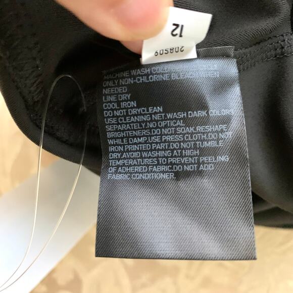 Uniqlo Ultra Stretch Active Mini Skort in Black - Picture 8 of 8